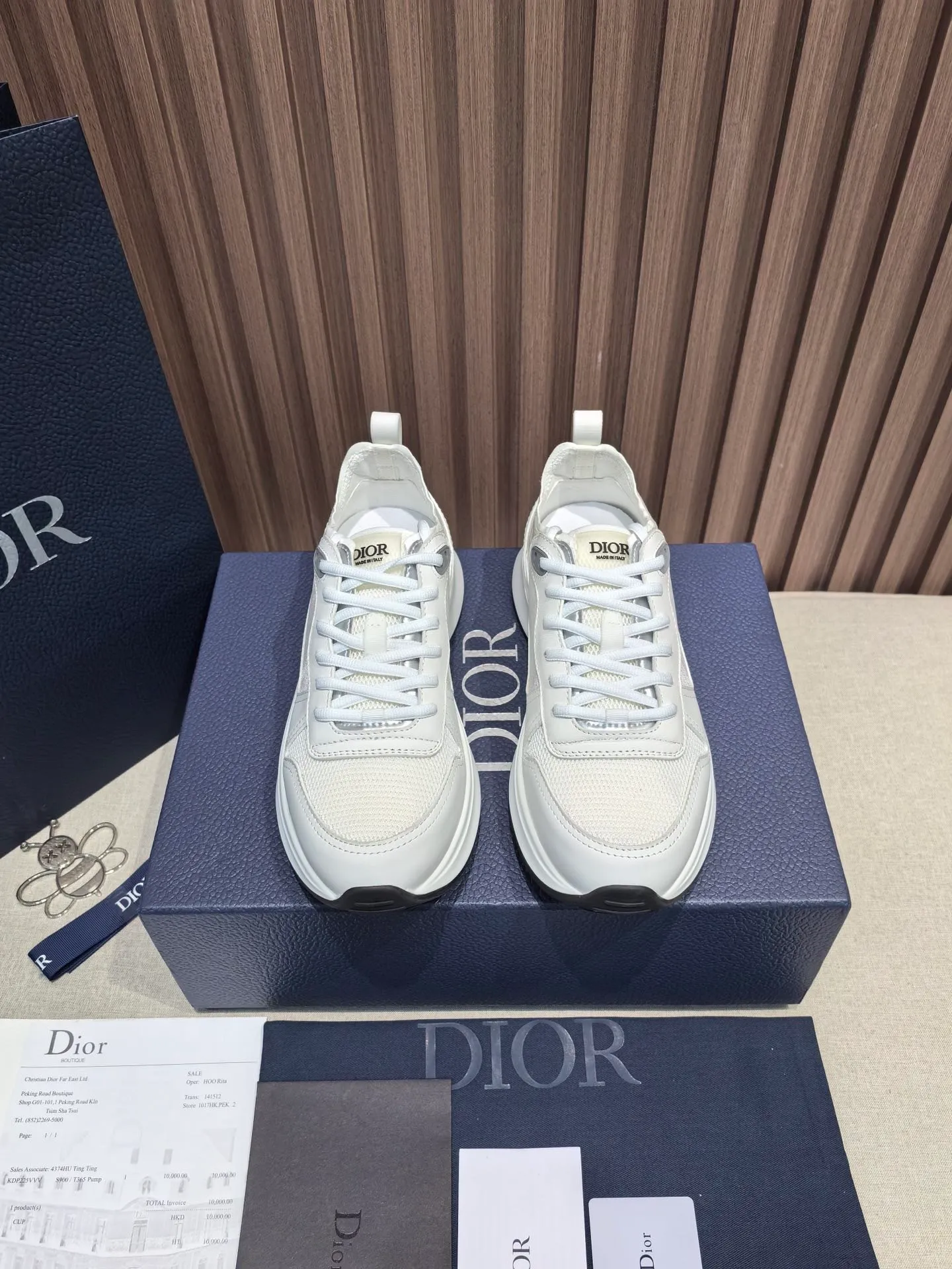 Factory price: 440💰 🔍Top purchasing agent🇮🇹 Dior's super-popular sports shoes, popular for street men, are synchronized with the new product counters. The uppers are made of Italian original imported cowhide and matched with D's customized fabrics. It is a must-have for fashionistas. The complex craftsmanship is perfectly reproduced. Imported soft cowhide foot pads, soles: original soles specially provided by the original factory, exclusive movable molded soles are super comfortable, original factory follow-up goods, 🔍🔍high quality, you can enter and exit the counter at will, welcome to compare, code number 38-45 (46 can be customized and cannot be returned or exchanged)